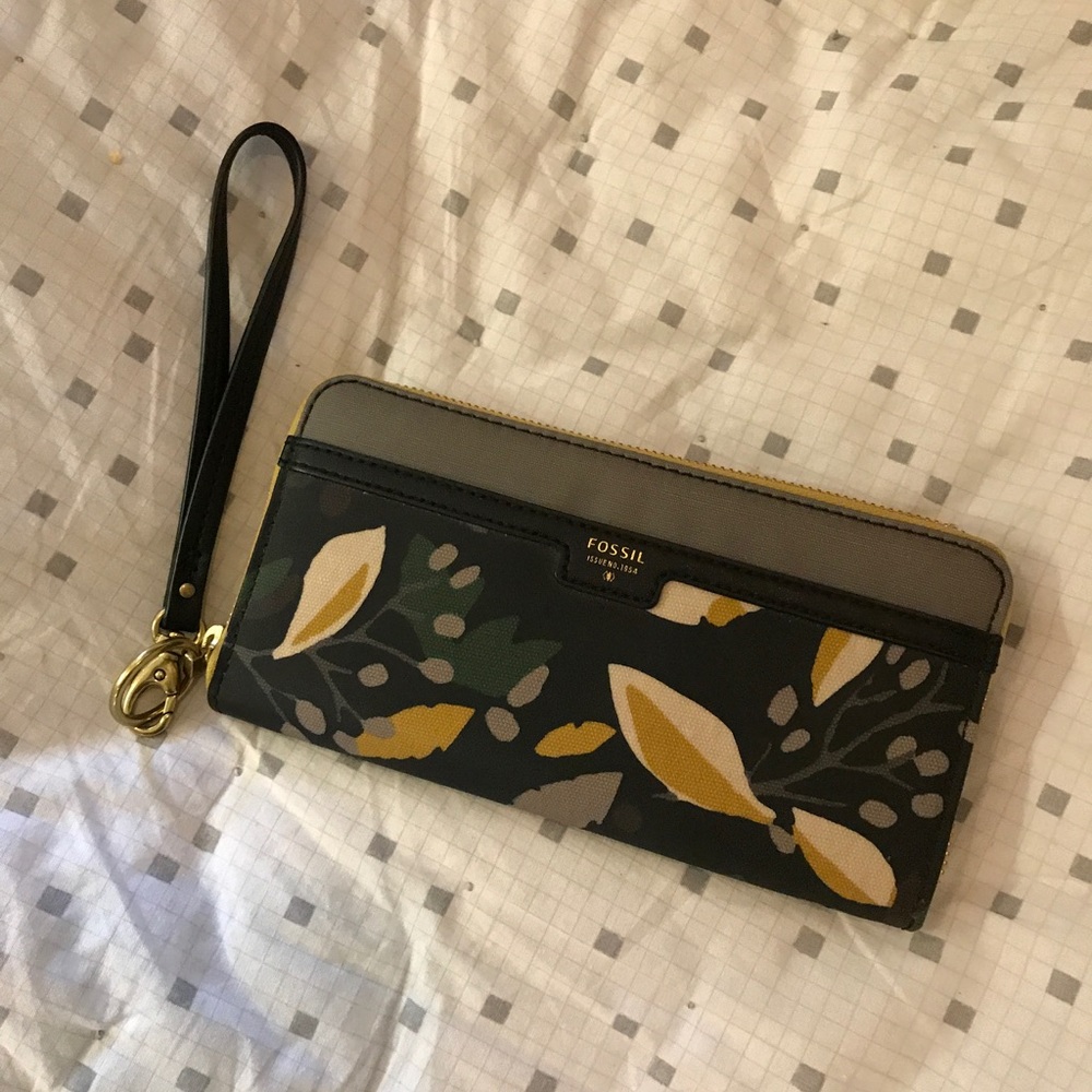Fossil Clutch Black Floral Pattern